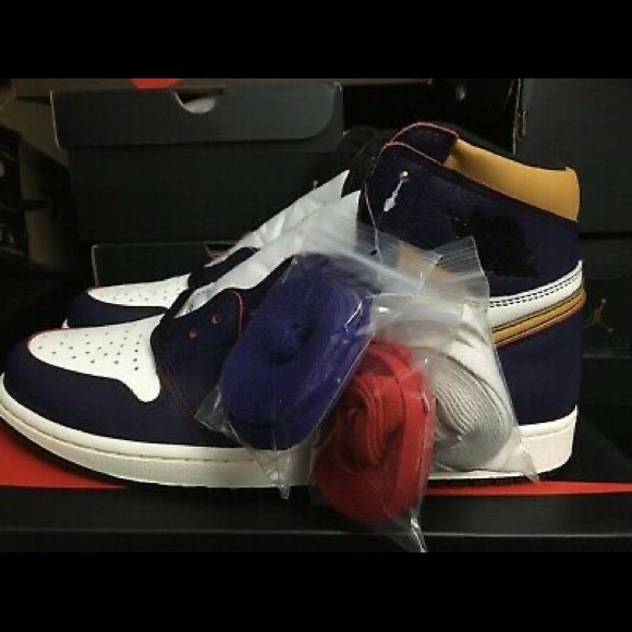 Nike SB Air Jordan 1 Lakers Chicago “Court Purple”